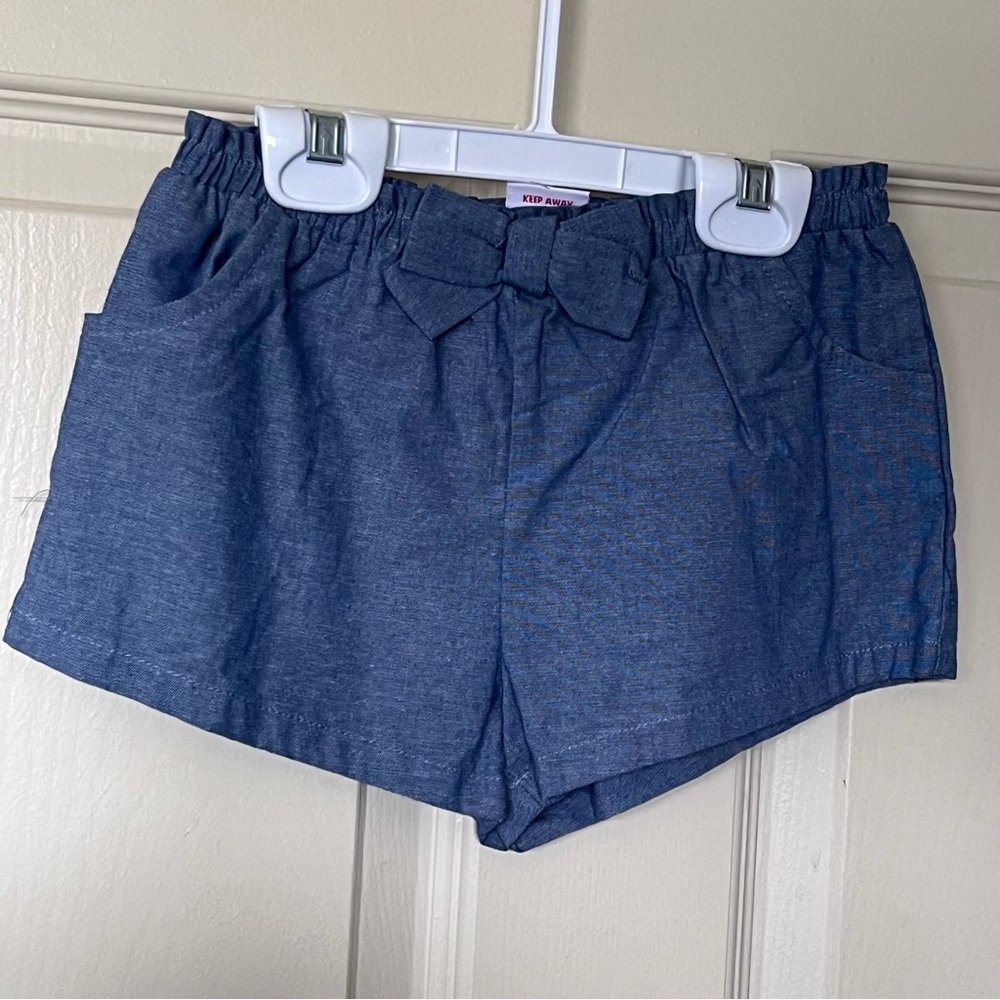 Tommy Bahama NWT Girls 5T Floral Top and Chambray Short Set - Picture 5 of 10